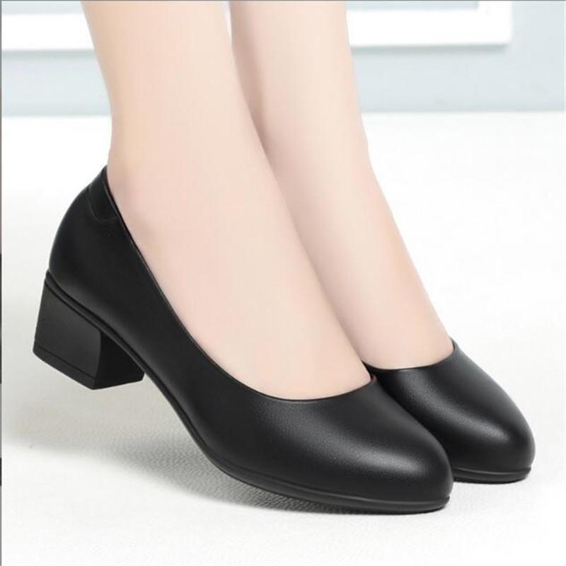 Kvinnor Stilfulla Rund Tå Äkta Läder Fyrkantig Klack Pumps Dam Casual Svart Komfort Karriär Kontor Klackskor