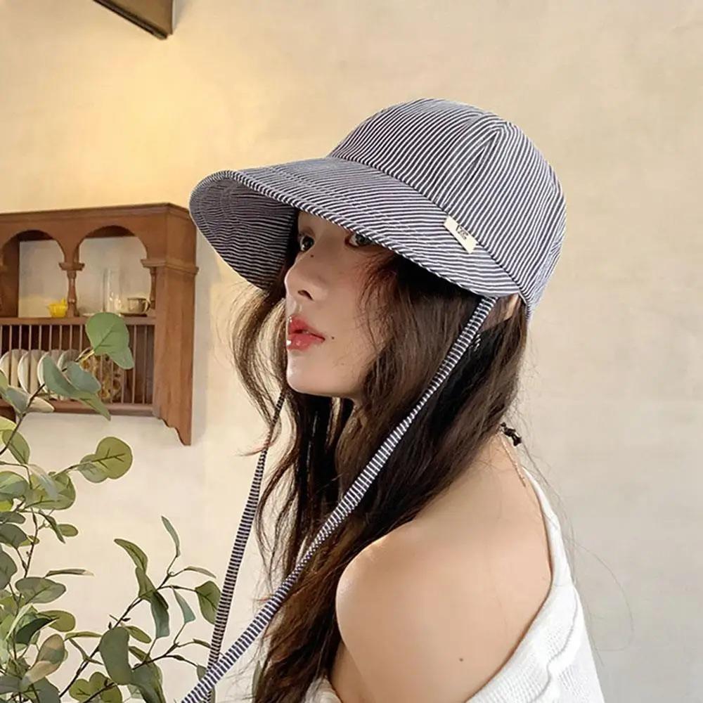 

Wide Brim Baseball Cap for Women Men, UV Protection Sun Hat with Drawstring, Fashion Casual Striped Lightweight Peaked Cap One Size сірий