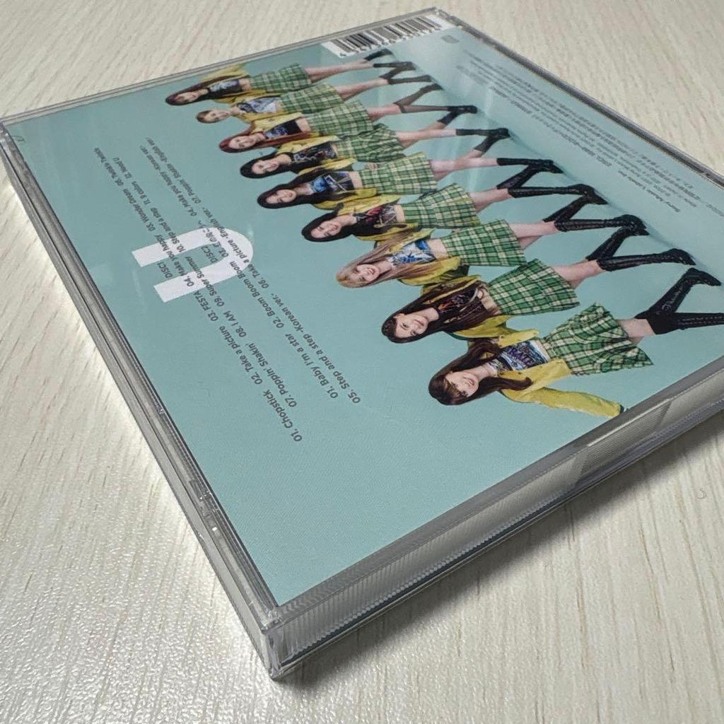 [USED] NiziU 1st Album "U" (First Press Limited Edition B2CD + Booklet)