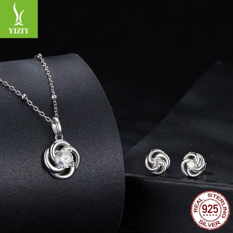 Classic Four-Leaf Clover D-Color Moissanite Stud Earrings Necklace Set S925 Sterling Silver, Light Luxury And Elegant Style