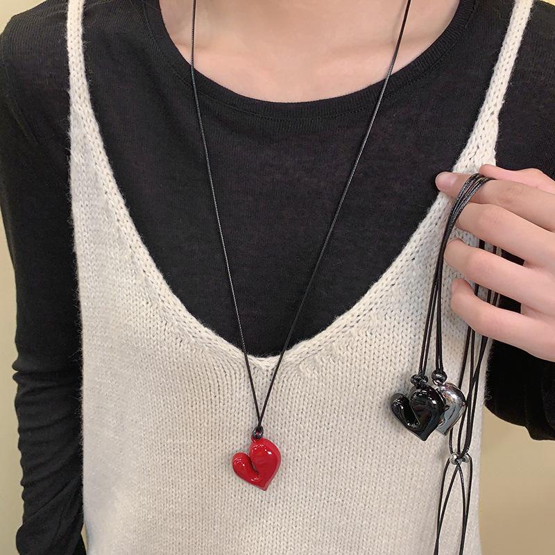 New Goth Irregular Heart Pendant Choker Necklace for Women Elegant Adjustable Black Leather Rope Necklace Jewelry Gifts