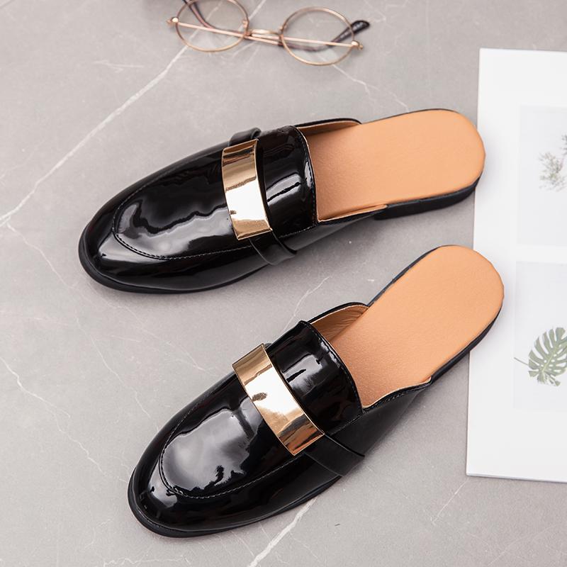 Fashion New Arrival Mens Loafers Simple Leather Metal Accent Muller Shoes Comfortable Slip-On Shoes Soft Business Dress Shoes Half Drag
