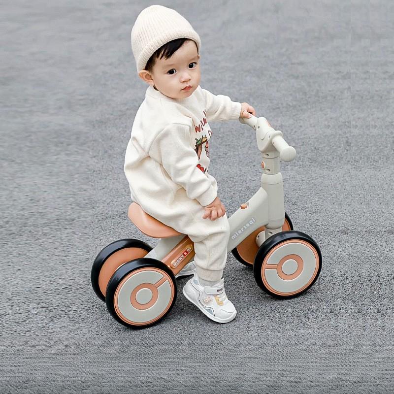 4 Wheel Sliding Balance Bike Kids Toddler Walker Toy Anti Rollover Balance Bike Kids Boys Girls Scooter Toddler Sport Toys
