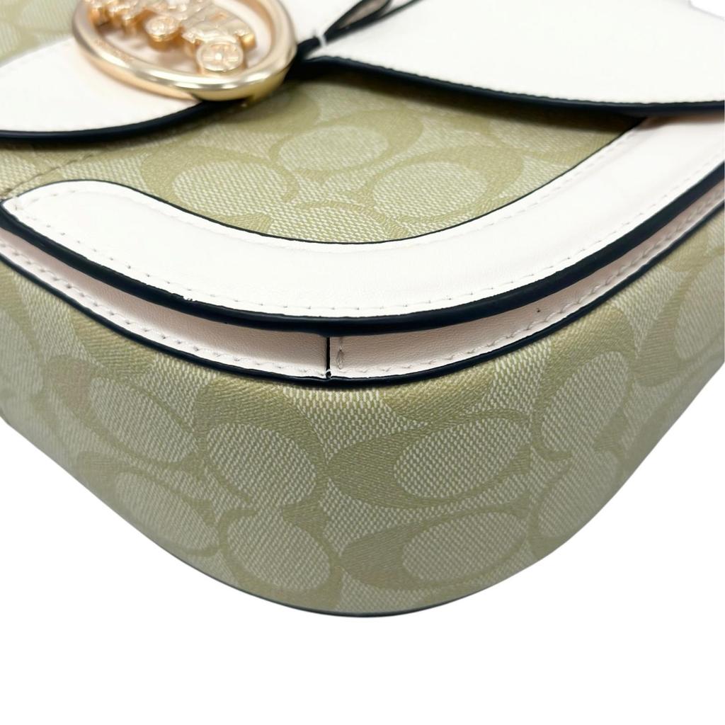 Coach C2806 Shoulder Bag White Women Signature Used