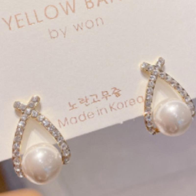 1Pair Women Retro Pearl Earrings Simple Letter X Inlaid Diamond Piercing Earring