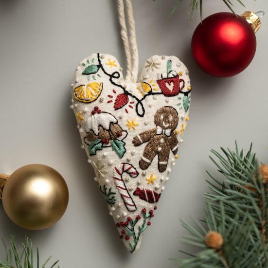 Vánoční ozdoba vyšívací sada ručně vyrobený přívěsek ve tvaru srdce DIY závěsná dekorace na stromek slavnostní party atmosféra potřeby