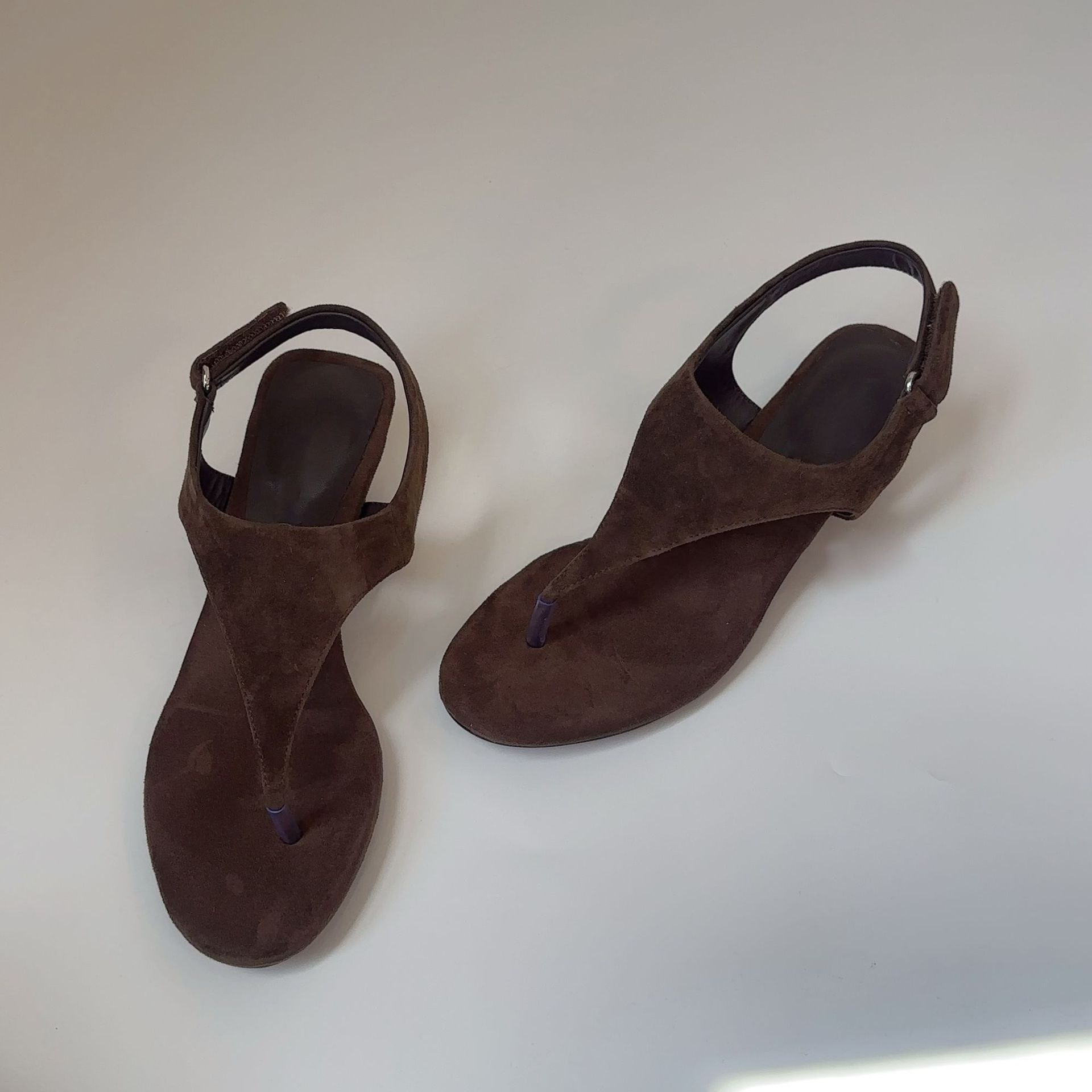 

Sheepskin version~ retro leather clip-toe sandals women s summer vacation Roman shoes casual herringbone Velcro cool slippers 40 коричневый