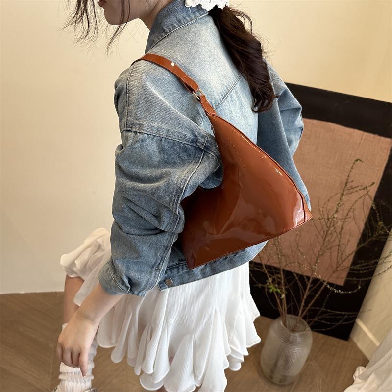 Niche Texture Retro Patent Leather Glossy Women's Shoulder Armpit Bag New Versatile Simple Handbag