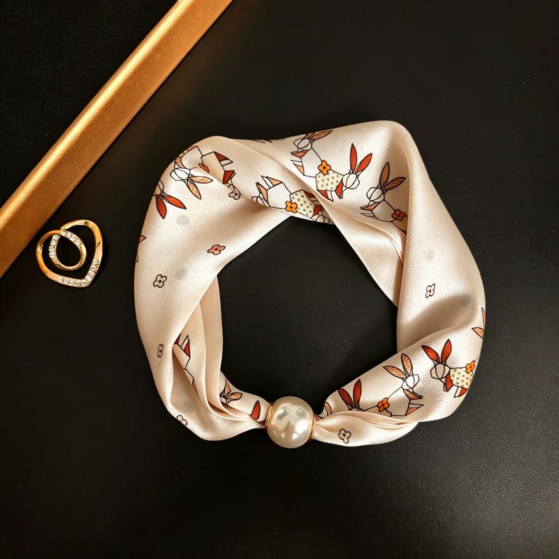 Silk Magnetic Buckle Scarf: Luxurious, Versatile Mulberry Silk for Women's Spring/Summer Neck Protection