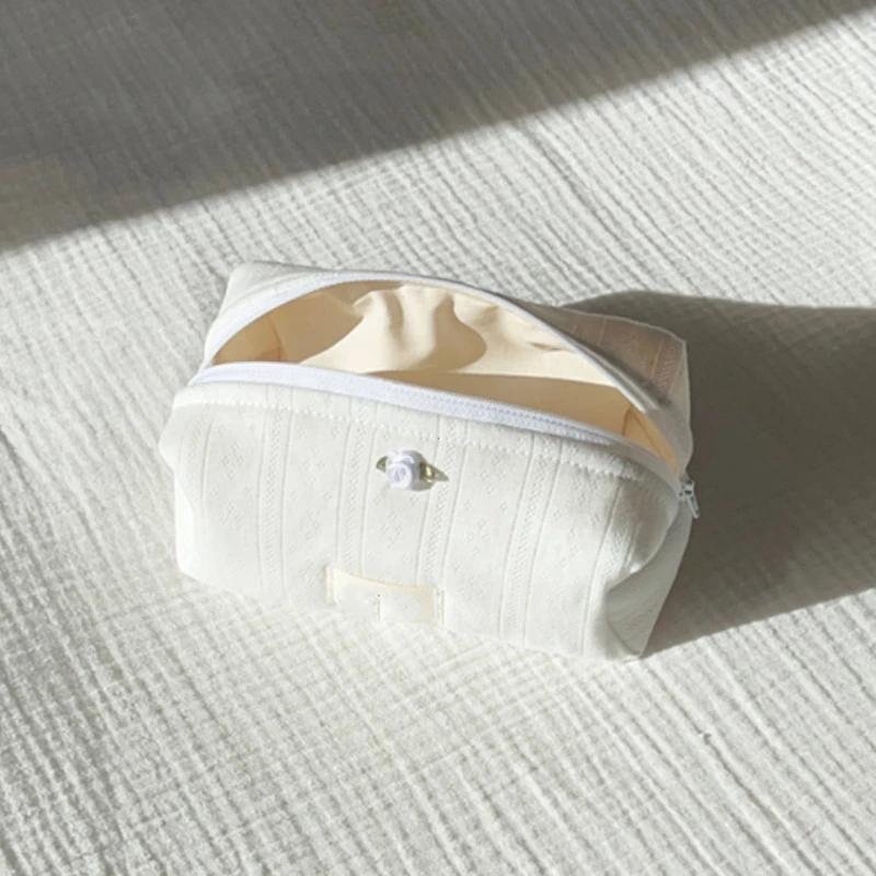 1 Piece Ins Fashion Makeup Case Elegant Simplicity Sweet Floral Lipstick Bag Portable Large Capacity Earphone Cable Storage Bag