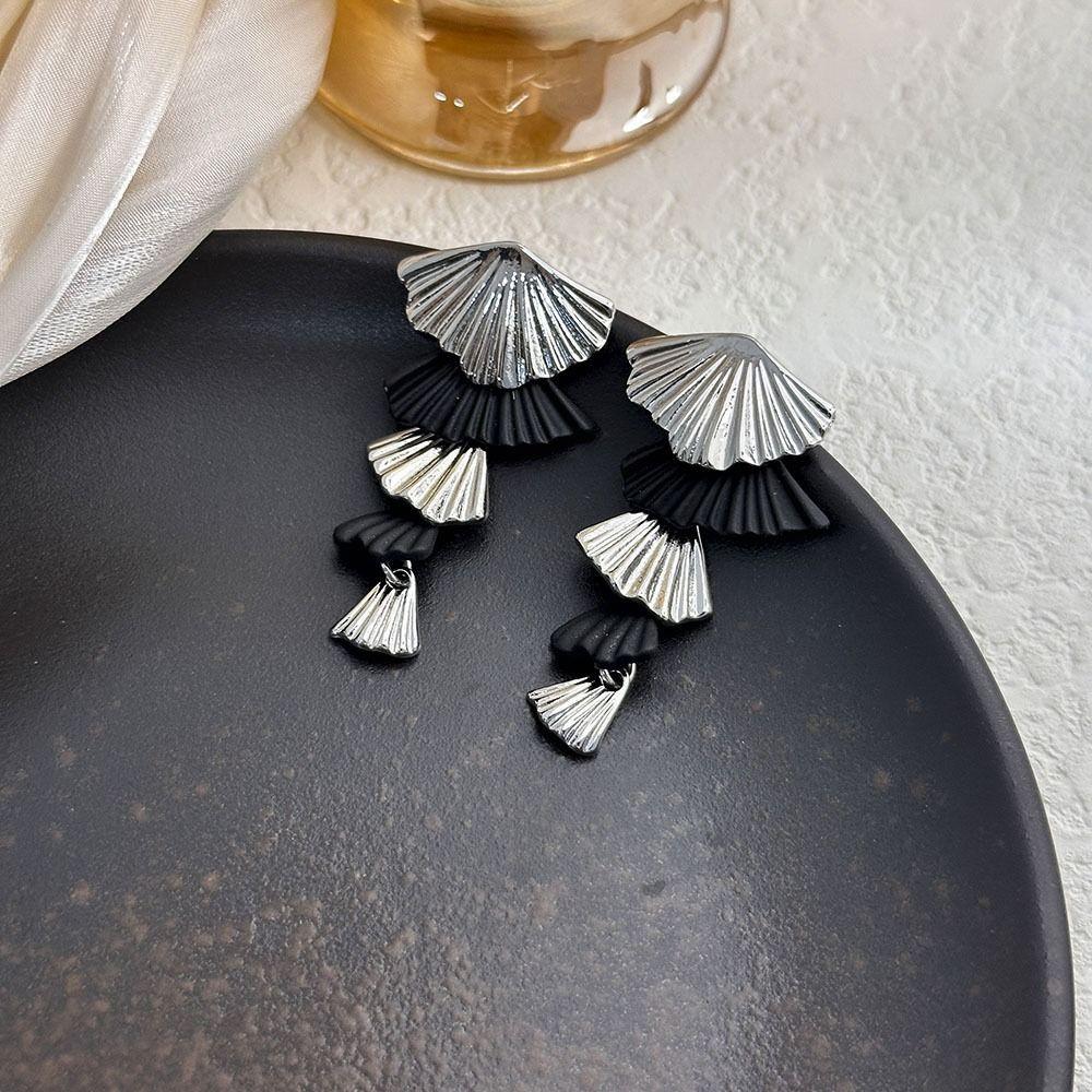 Hook Piercing Fan Tassel Earrings Elegant Exaggerated Earrings Vintage Long Earrings  Women