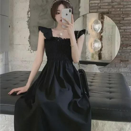 2023 Summer French-Style Pleated Waist Midi Dress with Flutter Sleeves and Square Neck
