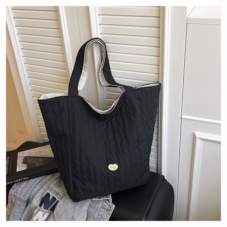 

Повседневная универсальная сумка-тоут в стиле лени, новая текстура, корейская студенческая сумка на плечо, большая вместимость, универсальная сумка под мышкой чёрный