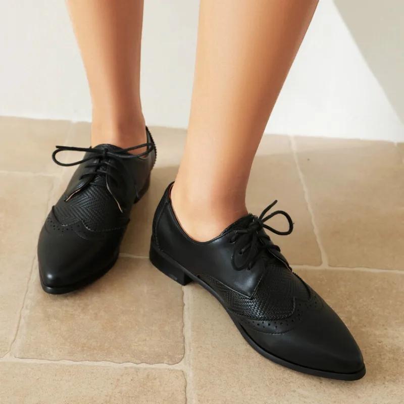 

Женские туфли с острым носком на низком каблуке, осень 2024, новые повседневные женские спортивные туфли на плоской подошве из натуральной кожи в стиле ретро для мам 34 чёрный