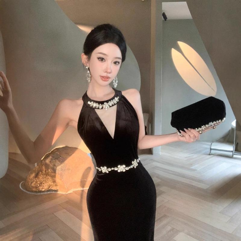 Temperament Celebrity Heavy Industry Order Diamond Neck Light Luxury Black Dress Slim Female Golden Velvet Dress Dress
