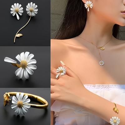 Clavicle Chain Necklace And Earrings Set For Women (casual )