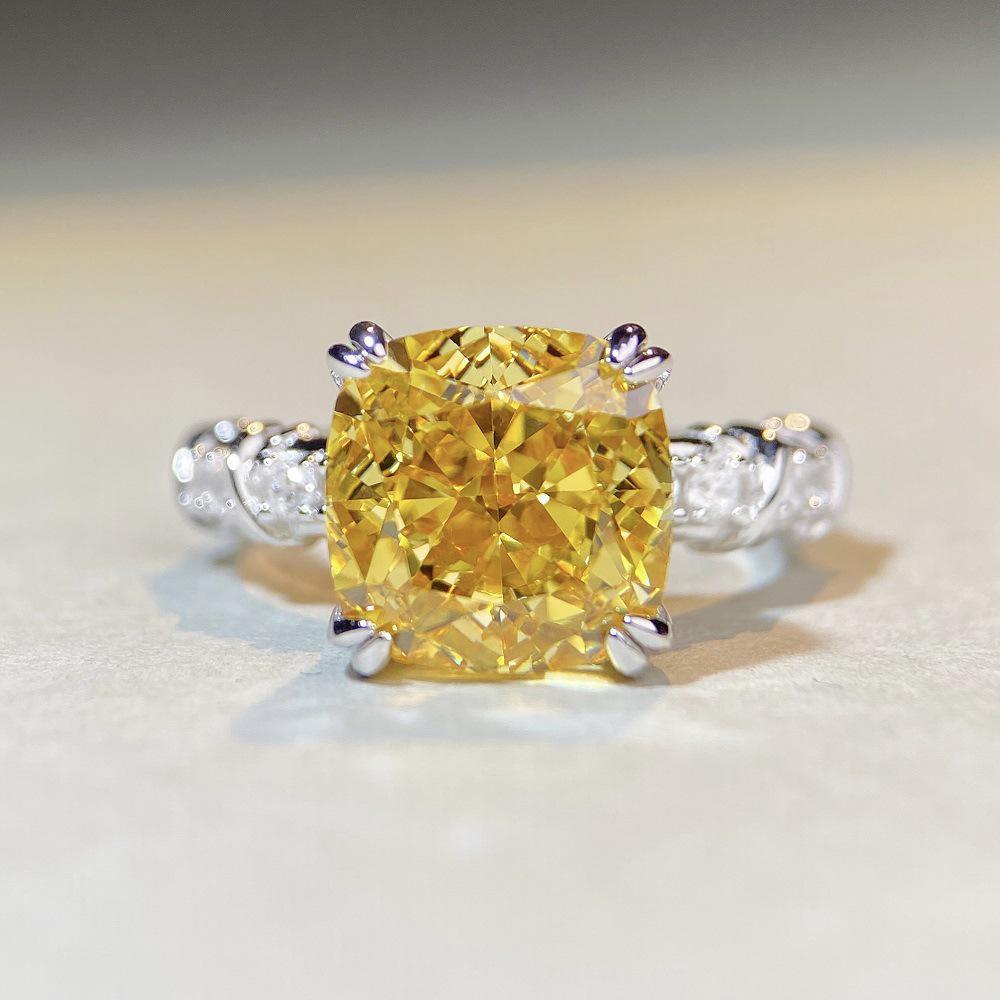 Exquisite S925 Silver Square Sugar High Carbon Diamond Women's Ring with Aquamarine Accent - Bold European/American Style.