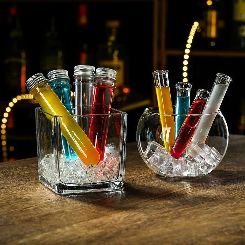 Creative cocktail glass High-end influencer bar wine glasses ins straw crystal high appearance level glass