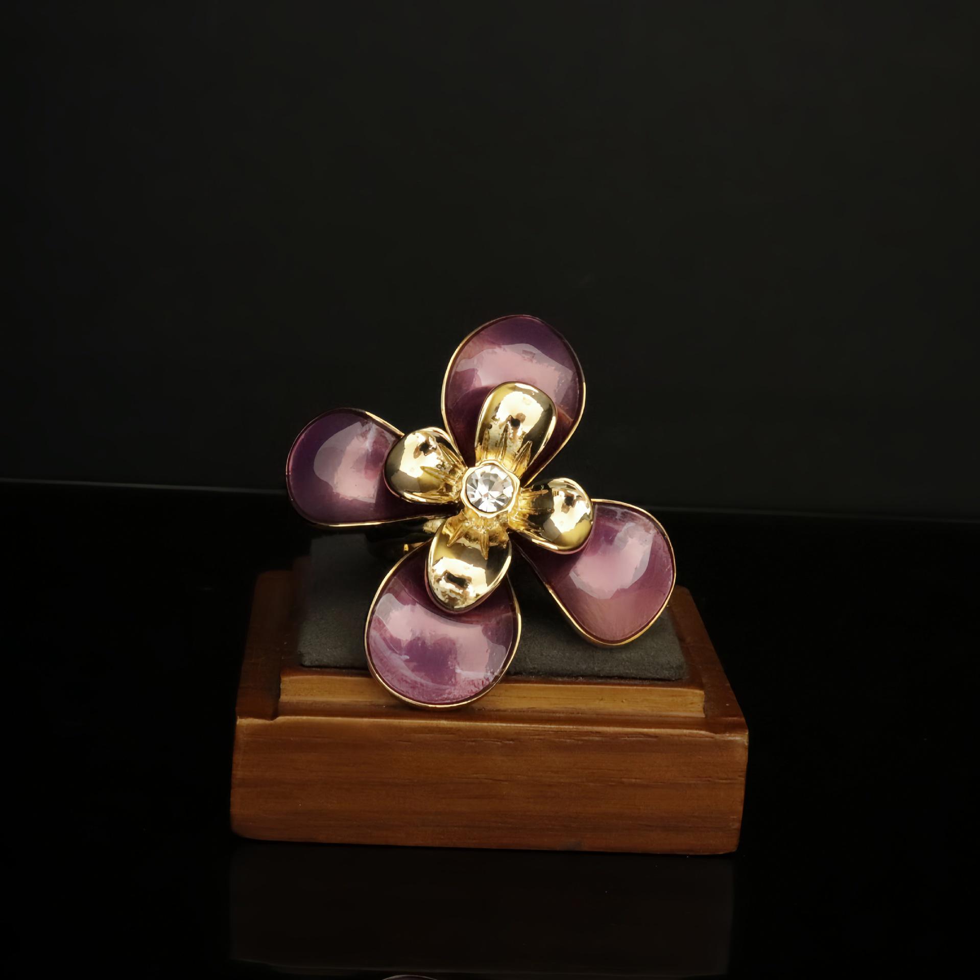 Exquisite Handmade Vintage Flower Stud Earrings with Drop Glaze and Niche Enamel Design