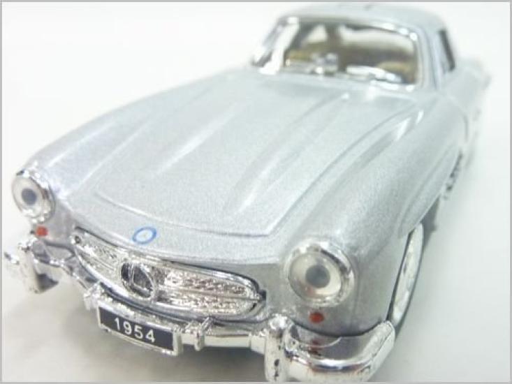 Kinsmart 1954 300SL Coupe scale diecast model car Silver Mercedes-Benz 1/36 /