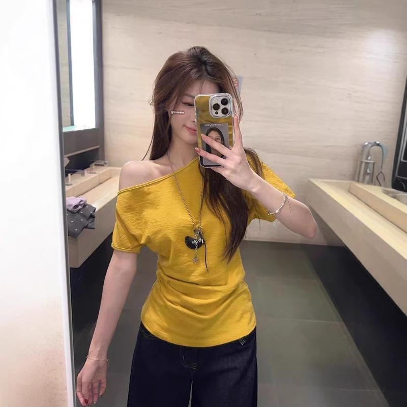 Women s Yellow Asymmetrical Off-Shoulder Short Sleeve T-Shirt S жёлтый