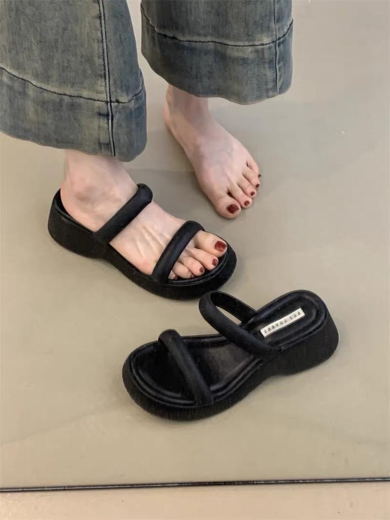 Fashion Hot Selling 2025 New Thick Heel Leopard Print Sandals Women's Summer French Gentle Beach One-Strap Slippers Comfortable Slip-On