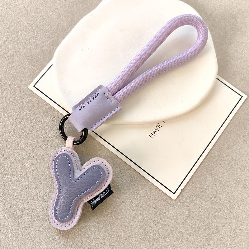 Exquisite Leather Keychain: 26 English Letters - Simple Couple Style Bag Charm, Ideal Small Gift