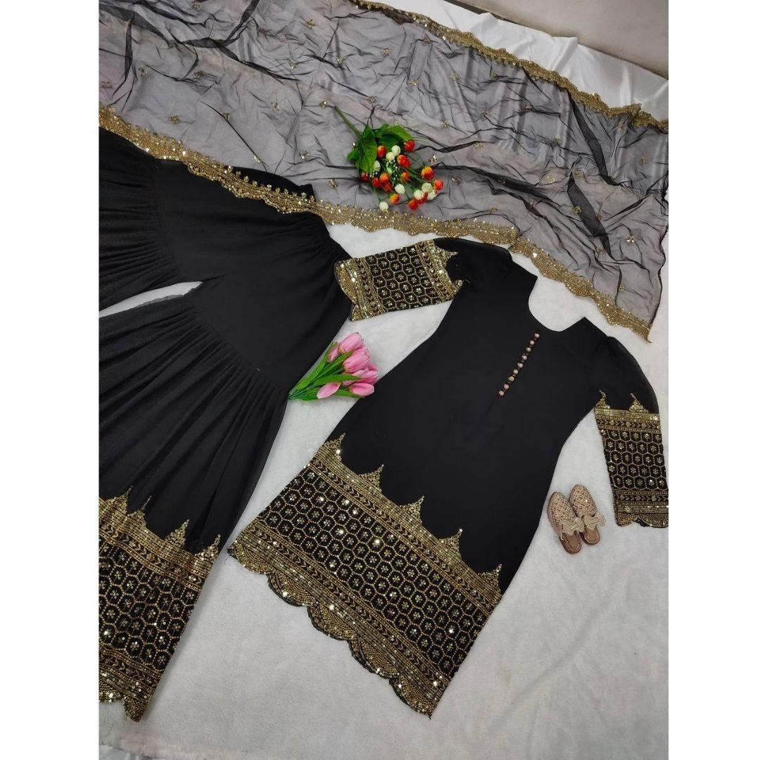 

Недавно разработанный и очень рекомендуемый комплект курта-плаццо для женщин, который можно носить в повседневные дни.