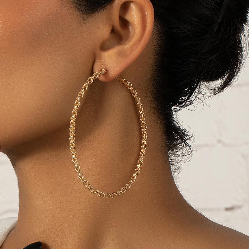 Large European & American Metal Ear Cuff: Versatile, Trendy Round Ring Jewelry