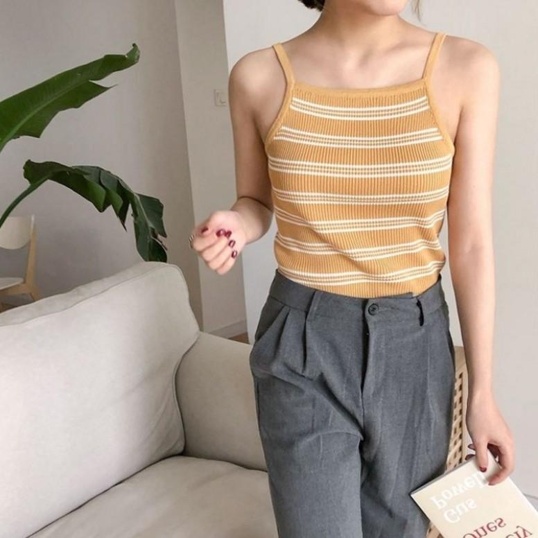 

Летом новую корейскую версию носят с универсальной вязаной подтяжкой снаружи, а женскую одежду носят с небольшим жилетом и топом. One size