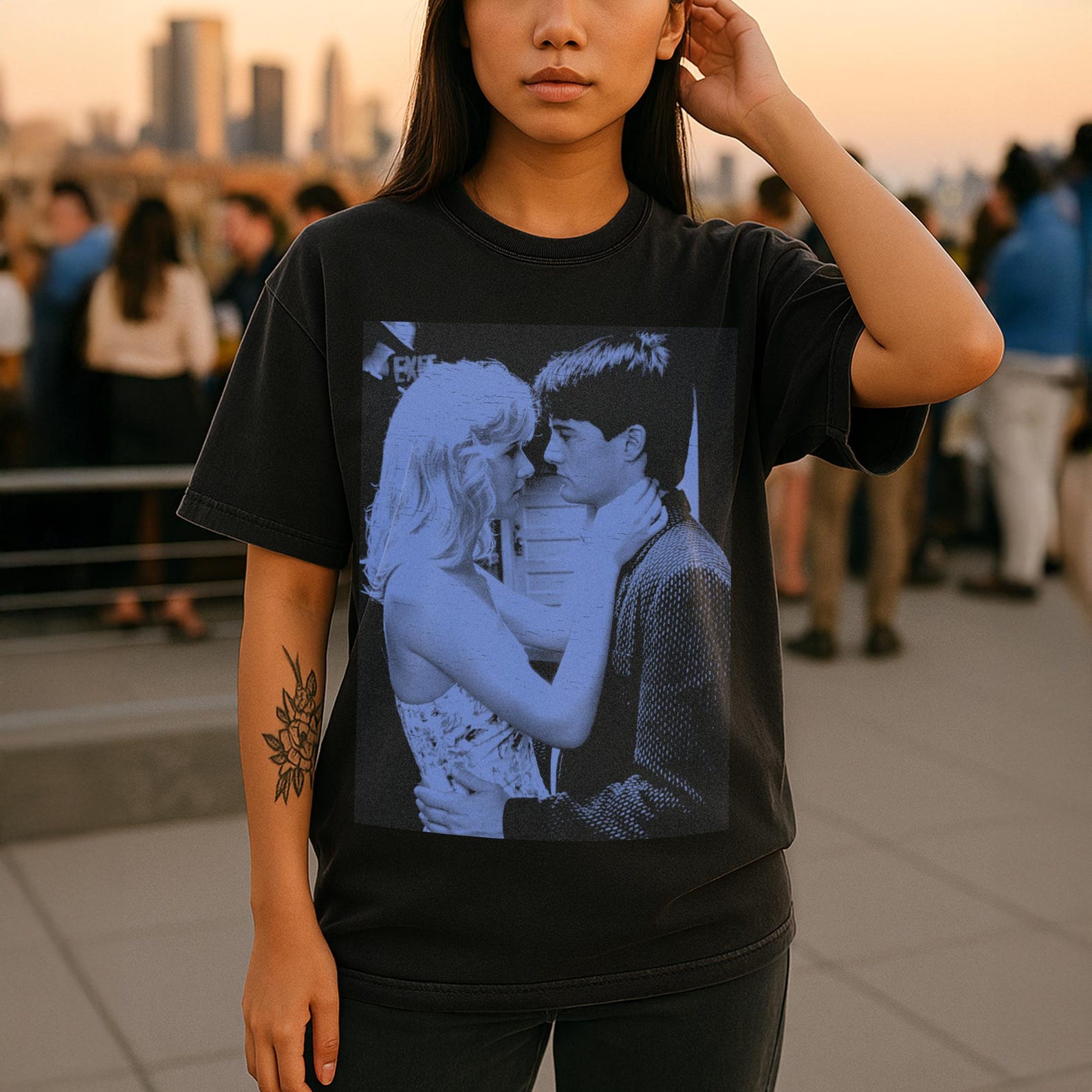 Blue Velvet Shirt, David Lynch Movie Tee, Vintage Distressed Film Shirt S