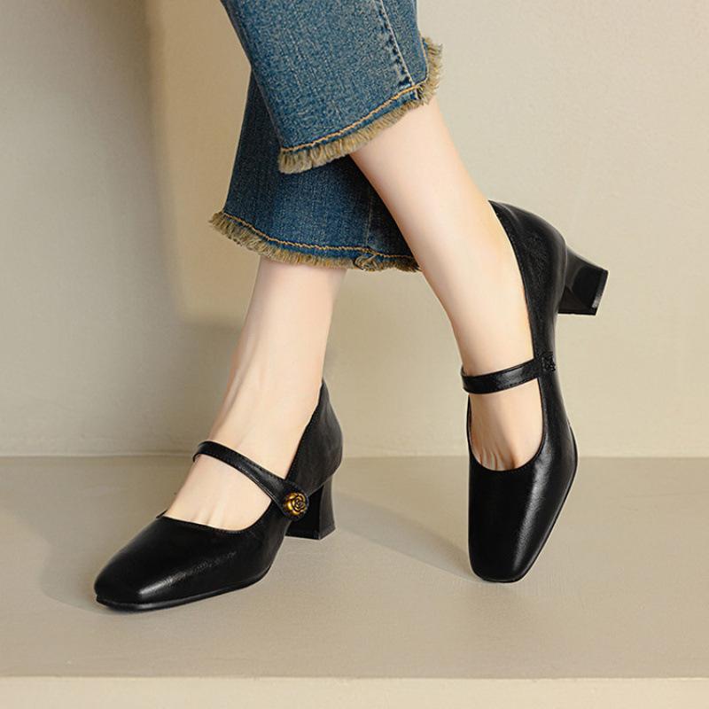 Neue Damen-Einzelschuhe lässige Damen-Lederschuhe schwarz hohe Absätze leichter Ausschnitt eckige Spitze Gummisohle Blockabsatz Vier-Jahreszeiten-Damenschuhe