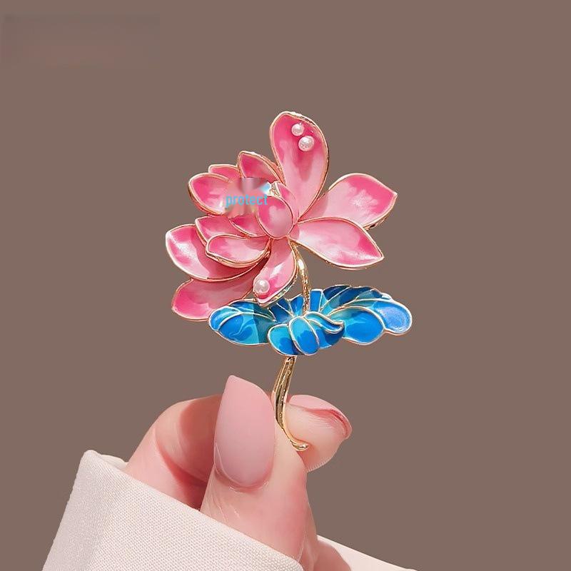 Vintage Peony Pearl Fan Brooch: Elegant Retro Flower Pin for Women’s Suits