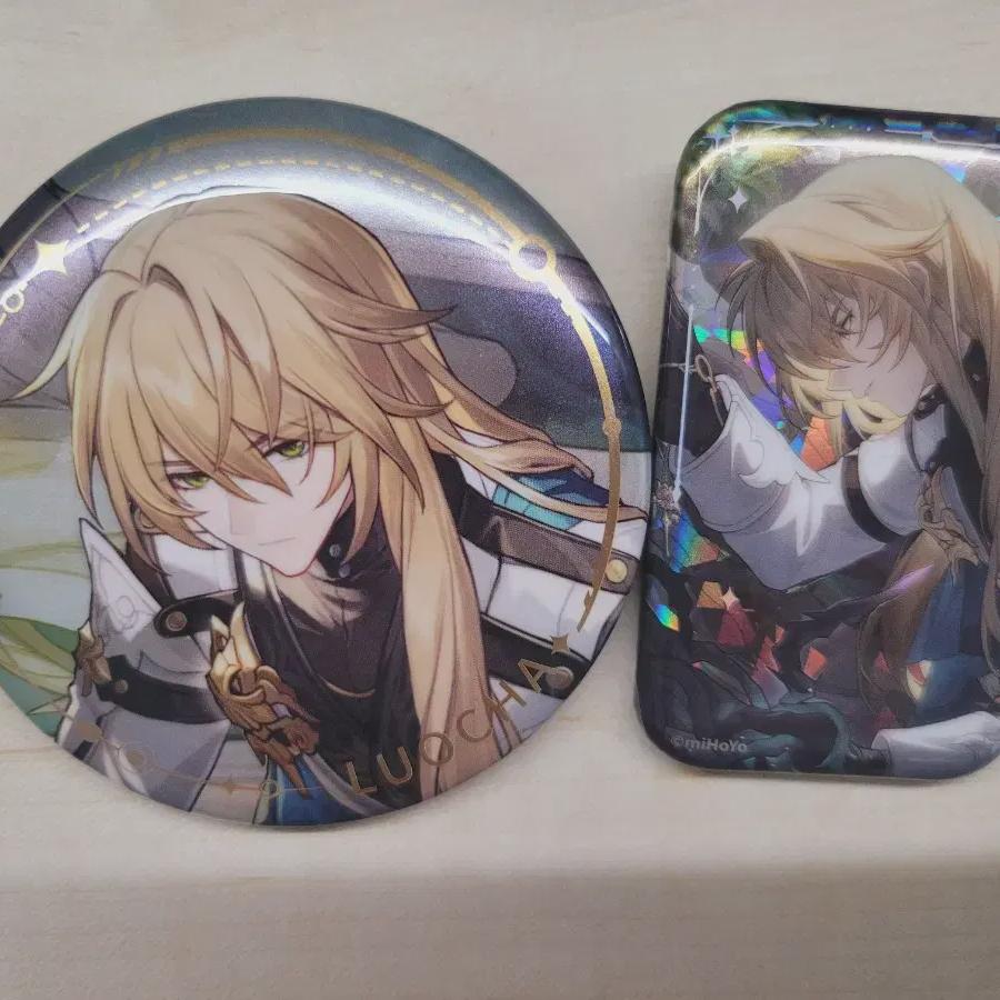 

Batch Of Nazal Can Badges And Square Badges