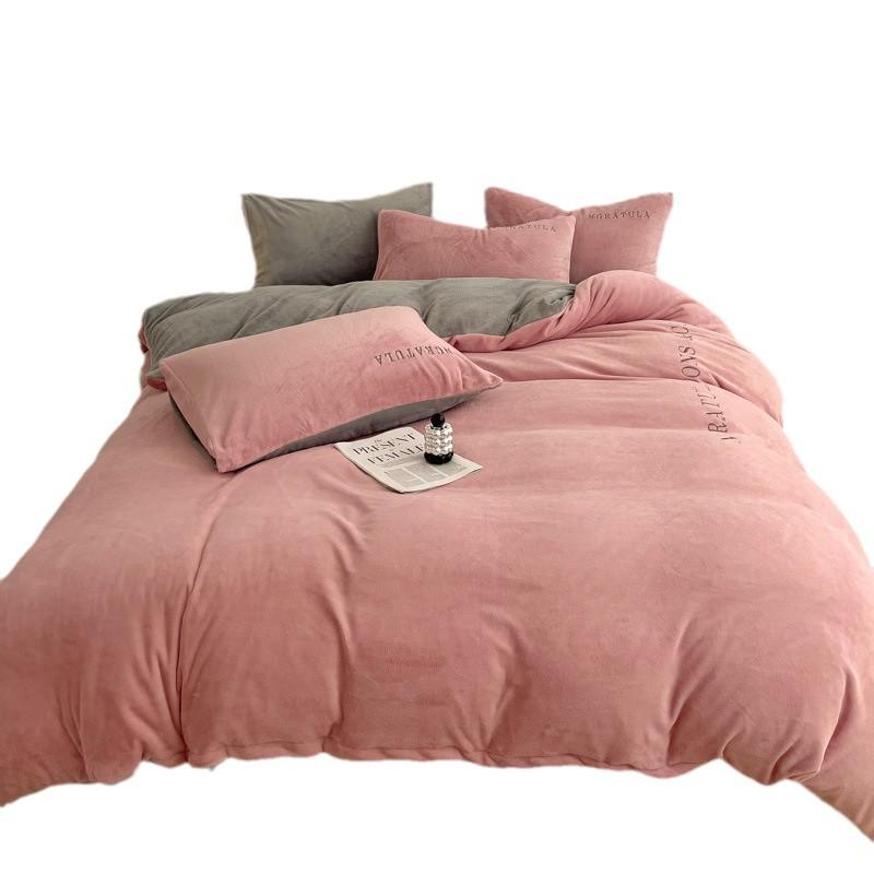 Čtyřdílná postelová sada z těžkého sametu: Dvoubarevné prošívání, plyšový a hřejivý povlak na přikrývku s prostěradly šetrnými k pokožce