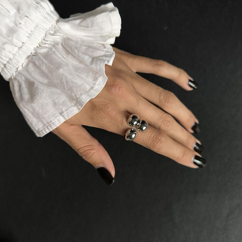 Silberring ohne Steine, Gewicht des Artikels 7,35 g (2193401)