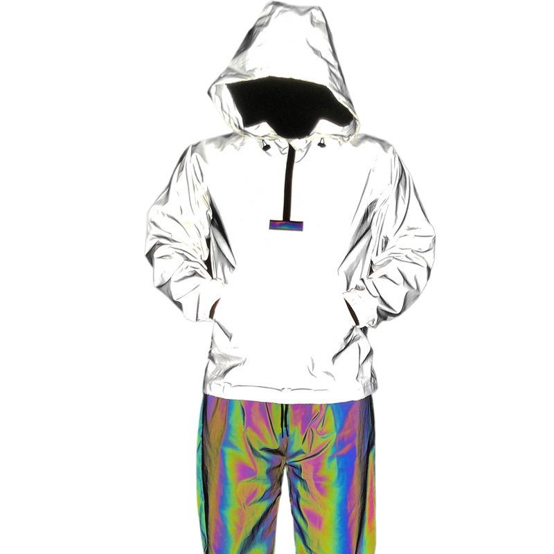 Reflektierender Zauberstoff, der im Dunkeln in Regenbogenfarben leuchtet – brillant reflektierender Polyesterfaserstoff, Meterware für DIY-Nähprojekte