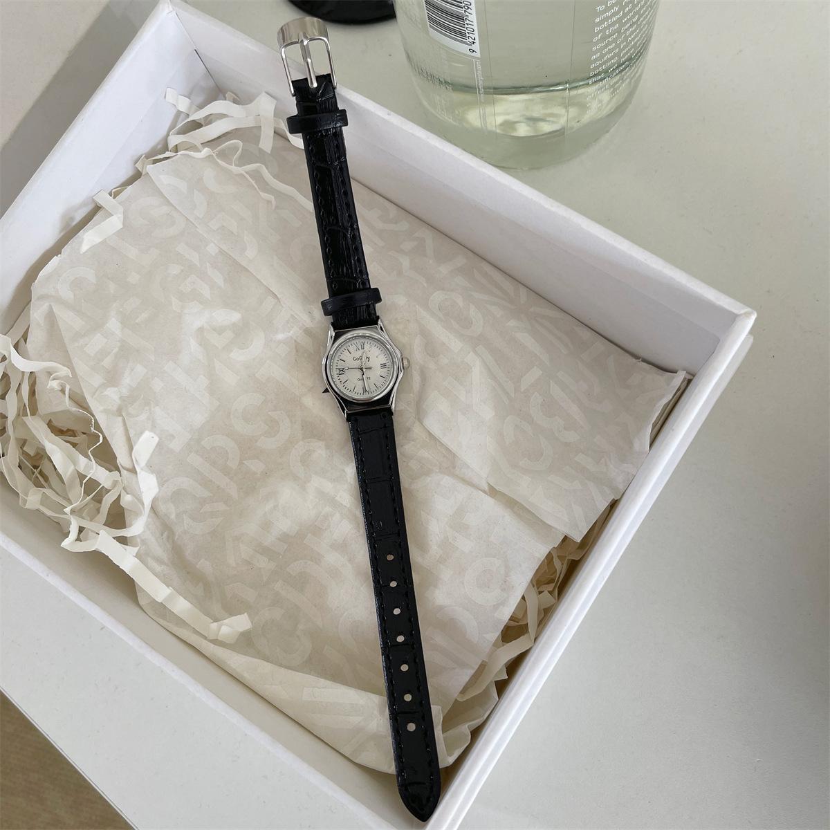 Supply Medieval Fashion Small Gold Watch Watch Temperament High Value Fashion Women S Small Dial Quartz Watch