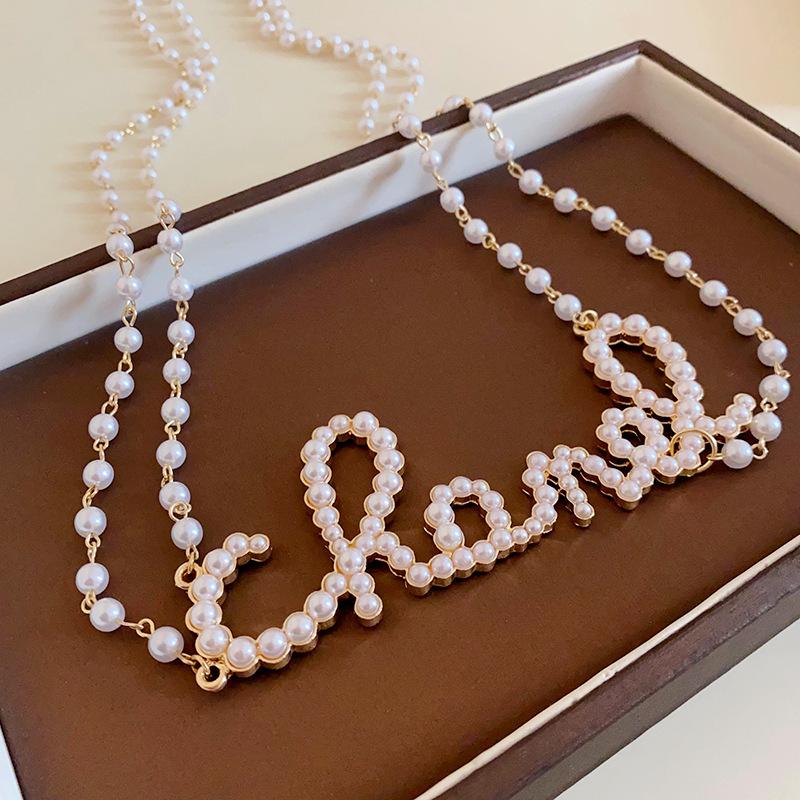 Dopamine Pearl Necklace: Retro Court Style Versatile Clavicle Chain for Women