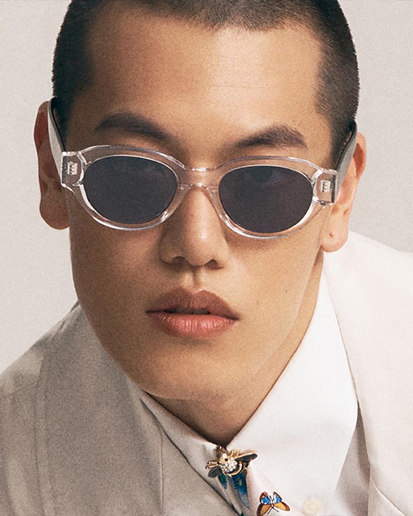 Geulapigpeullaseutig Es_ Clear Black Oval Sunglasses