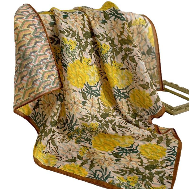 Small yellow daisy flower simulation silk scarf women's spring and autumn fashion 71 small square scarf triangular scarf shawl with shirt