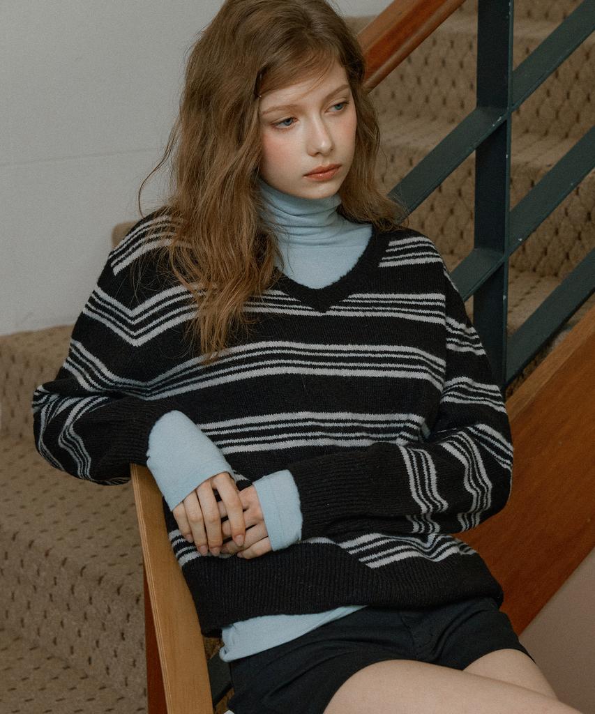 LETTER FROM MOON Brush Stripe V-Neck Knit (Black)