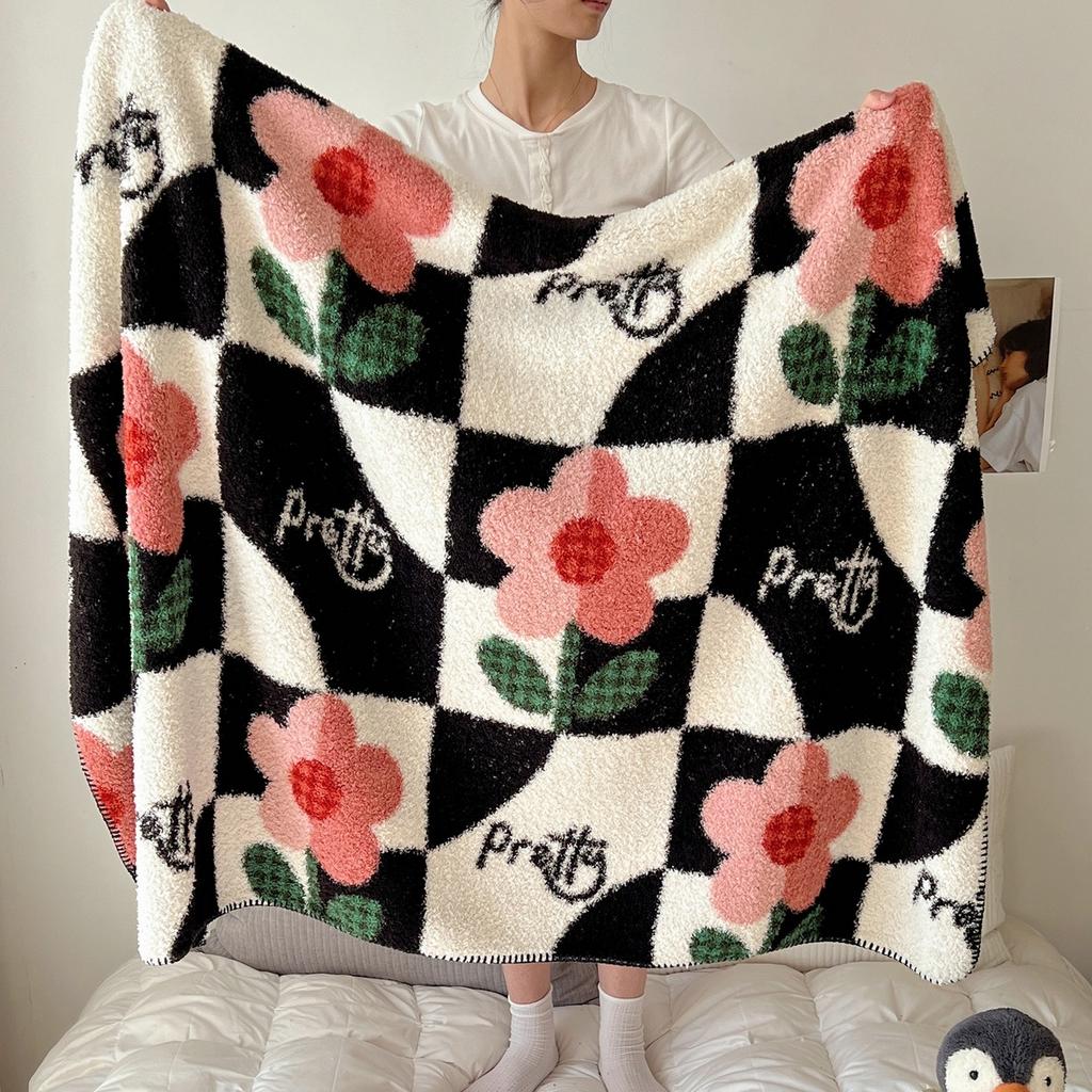 Half fluffy blanket, office nap shawl blanket, warm nap cover blanket, convenient to carry and keep warm