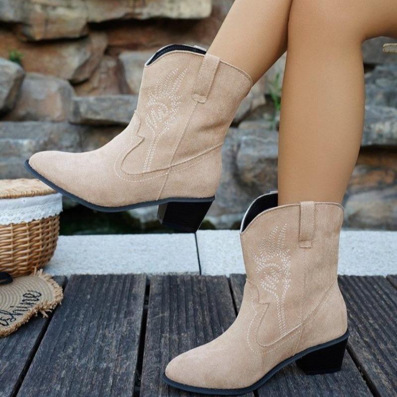 Large Size Thick Heel Short Boots Women's Autumn and Winter New Embroidery Fashion Western Cowboy Short Boots Women