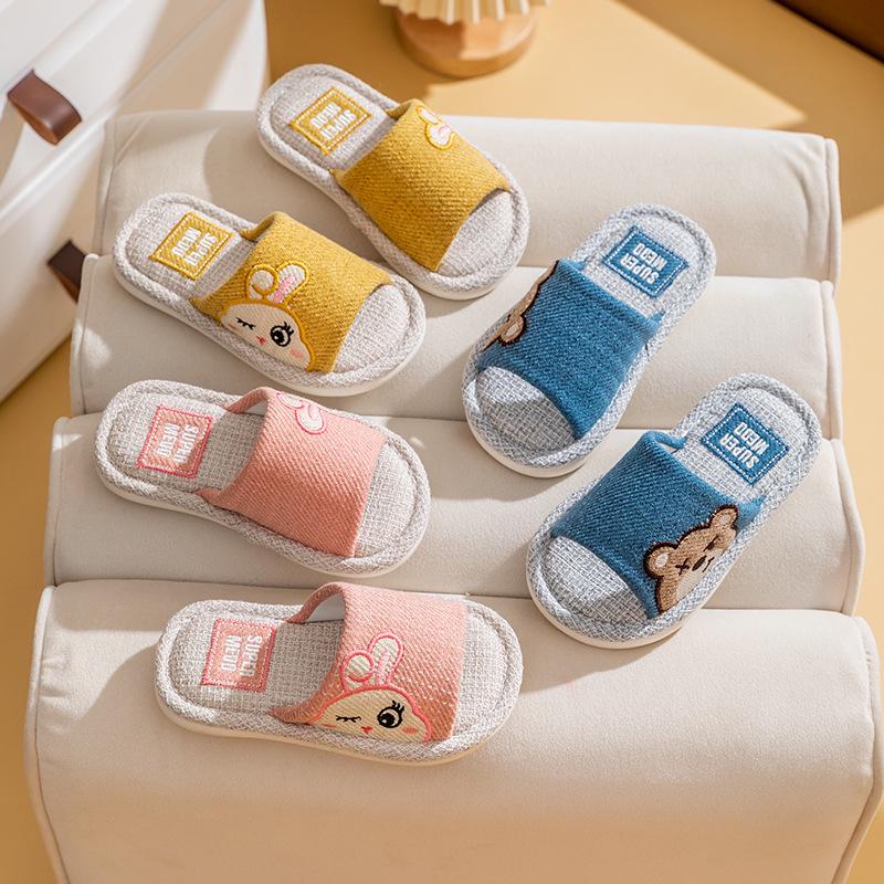 Children's Four Seasons Linen Slippers - Non-slip Soft Sole Cartoon Design for Parent-Child Indoor Use