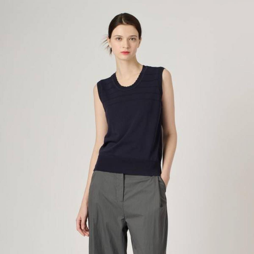 BCBG Embossed Stripe Knit Sleeveless B4m4k375