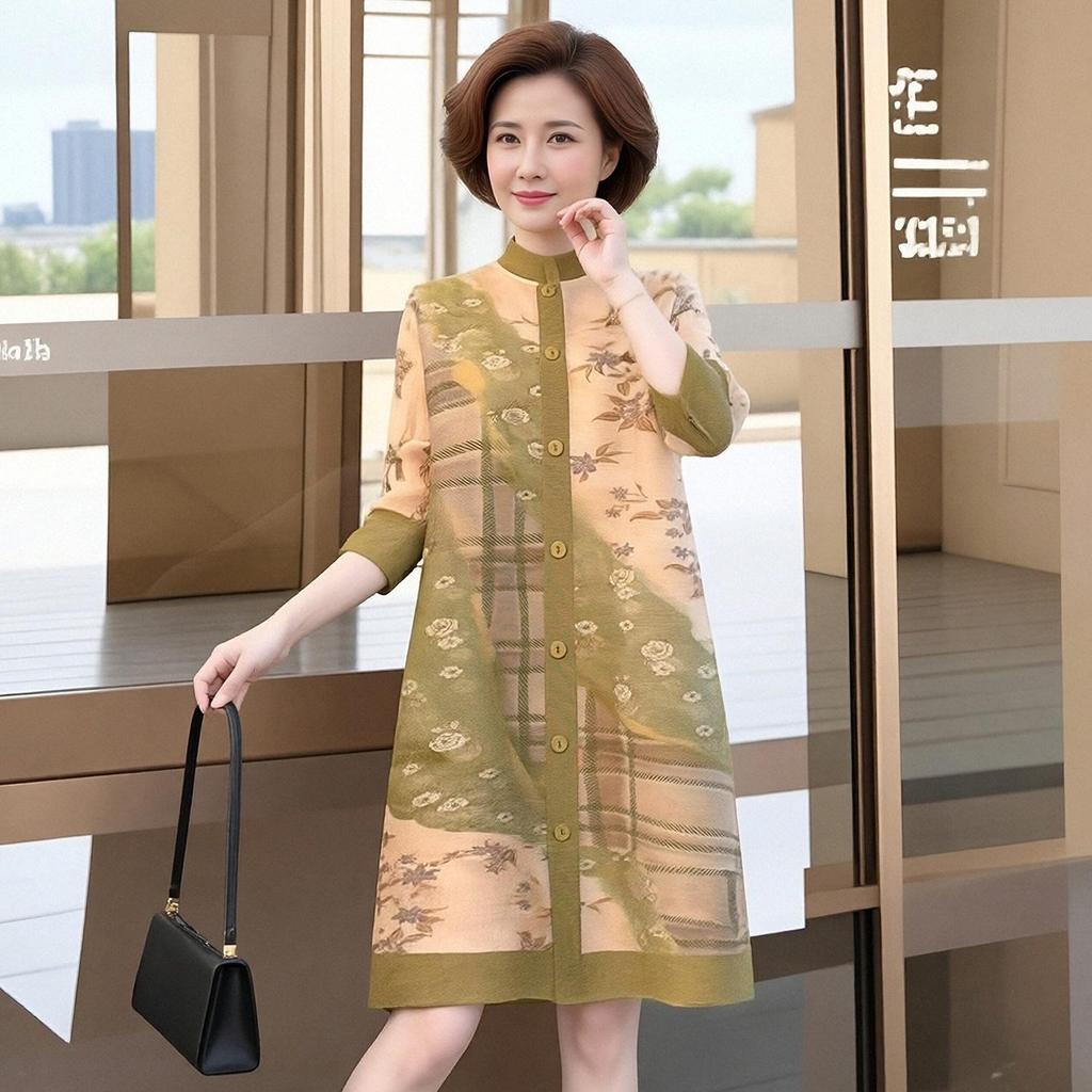 Frühlingshaftes Blumen-Faltenkleid - Elegant in Übergröße für Frauen mittleren Alters