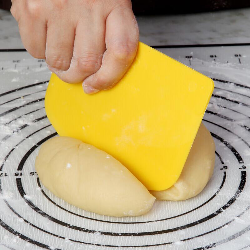 Chefmate Plastic Dough Scraper