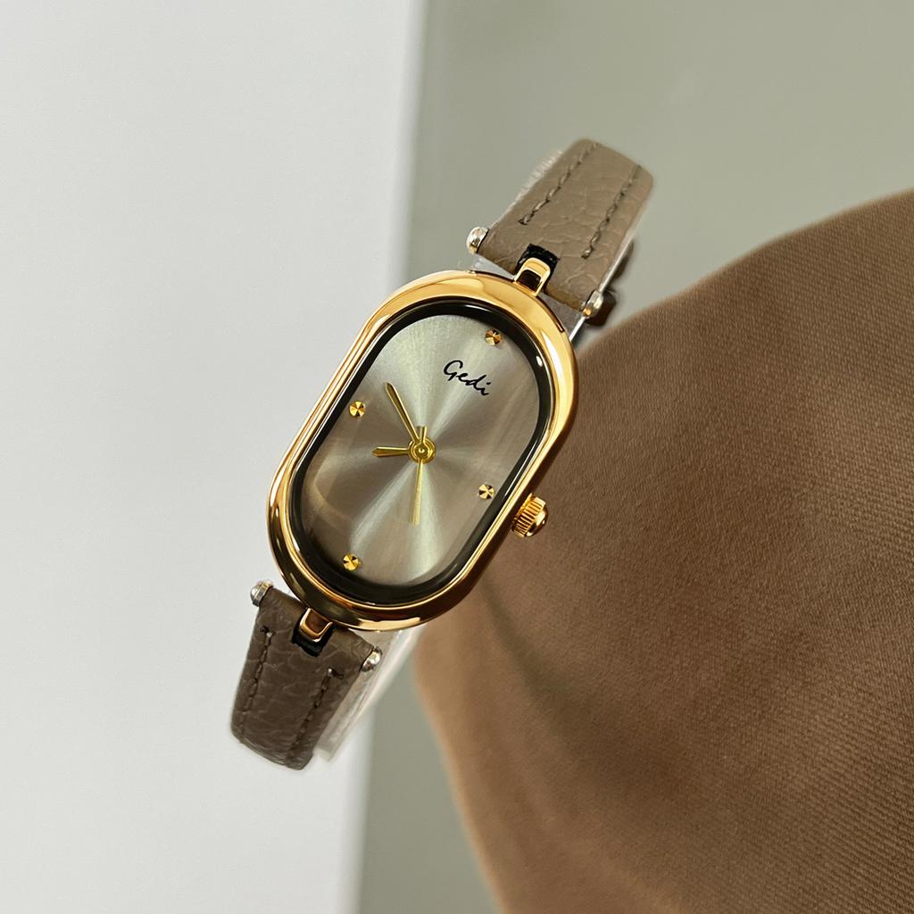 French Retro Oval Watch Female, Wind Exquisite And Simple Temperament Belt Quartz Watch