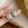 Trending Minimalist Geometric Irregular Round Metal Pearl Earrings for Women Personality Vintage Baroque Stud Earrings Jewelry